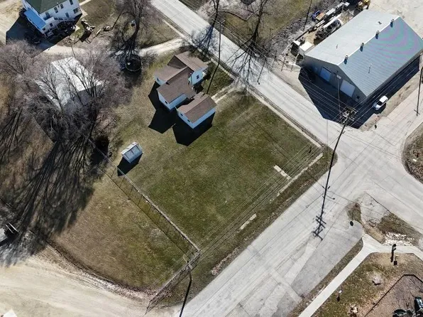 106 E Benson St, Pittsfield, IL 62363