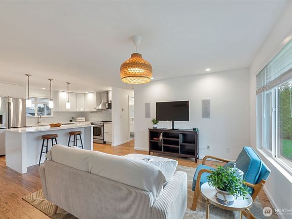 5th image of 447 Index Avenue NE