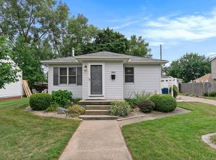 2921 S Shore Dr, Mishawaka, IN 46544
