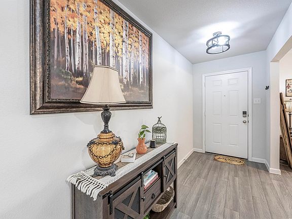 5th image of 1101 Ripplewood Cir