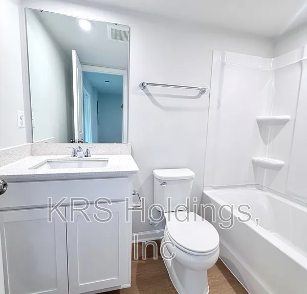 315 Old Field Dr — Photo 5