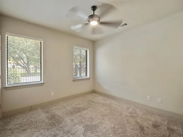 2816 Leeland St — Photo 17