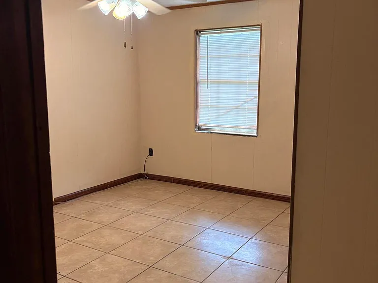 3020 Bemis Ave — Photo 6