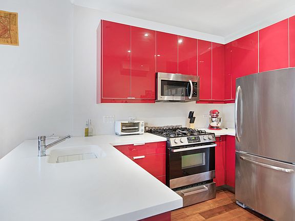 2nd image of 251 W 121st St APT 2