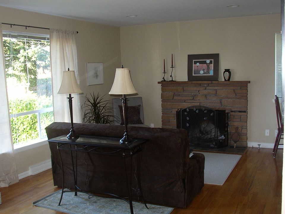 living room w/cozy f/p