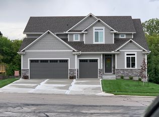 800 Ridge Crest Dr, Raymore, MO 64083