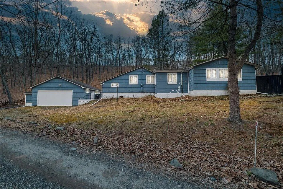 3 bed, 1680 sqft, $1,995 — Photo 1