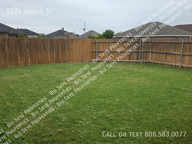 5224 Jarvis St — Photo 2