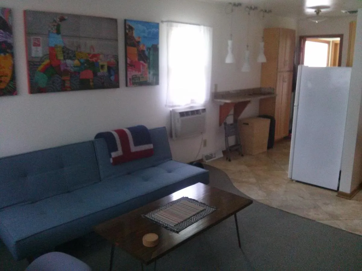 Studio, 400 sqft, $1,150 — Photo 2