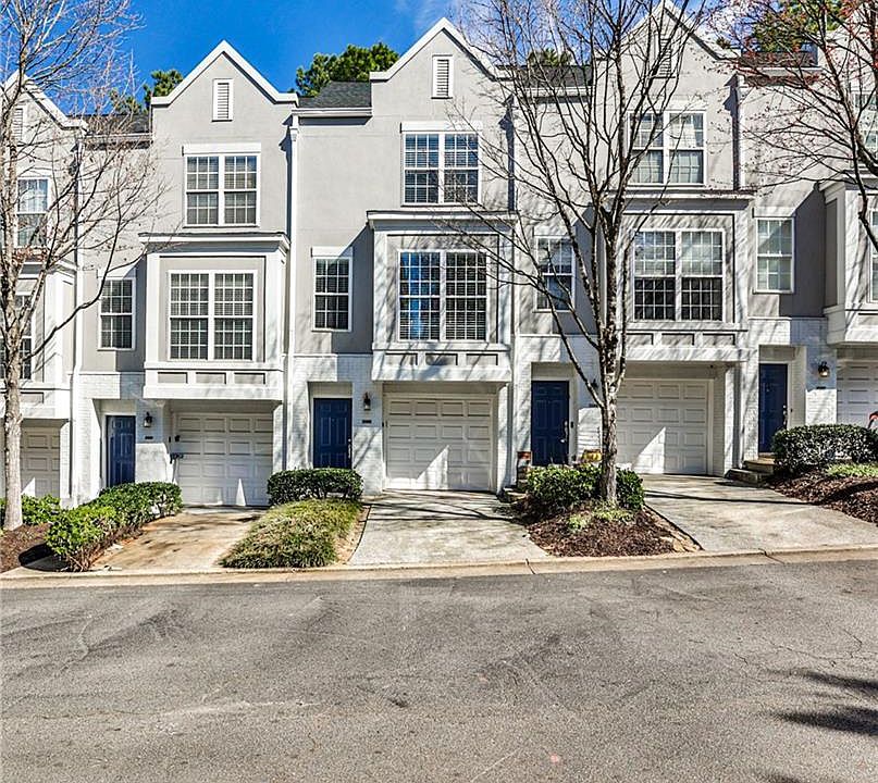1st image of 1126 Village Ct SE