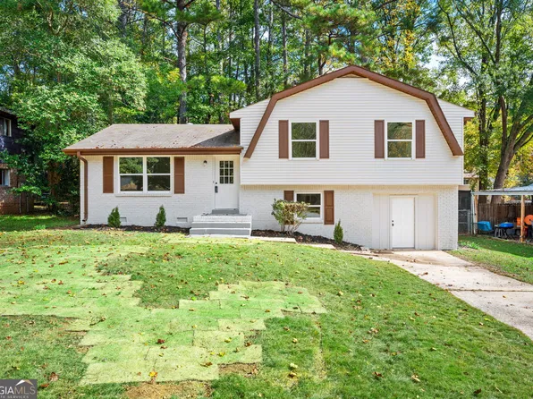 8318 Magnolia Dr, Jonesboro, GA 30238