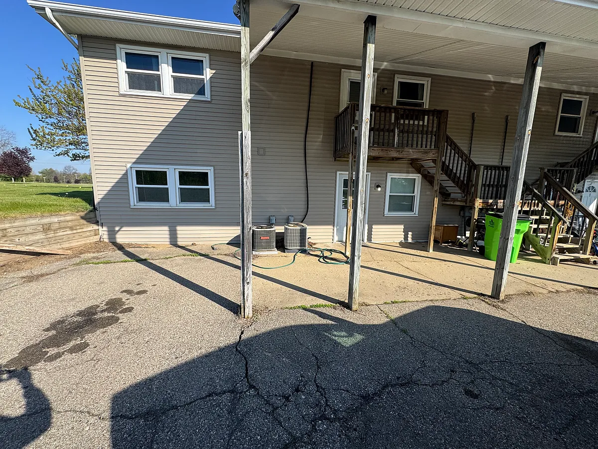 Building Photo - 2985 Mount Hope Rd #1