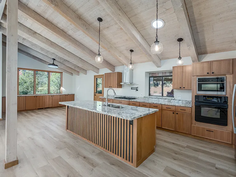 1050 Lee Mountain Rd — Photo 12