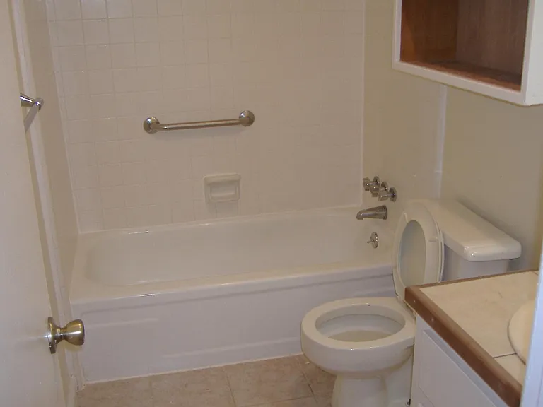 1228 Roundhill Dr — Photo 9