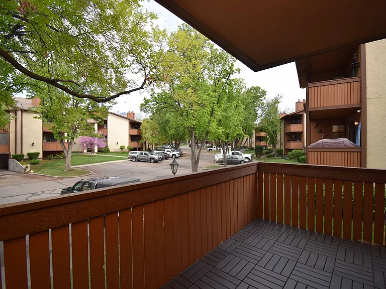 6852 S Countrywoods Cir #B5 — Photo 17