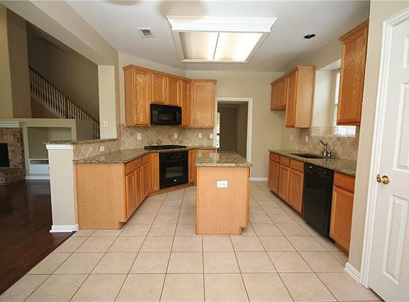 5th image of 1912 Flatwood Dr