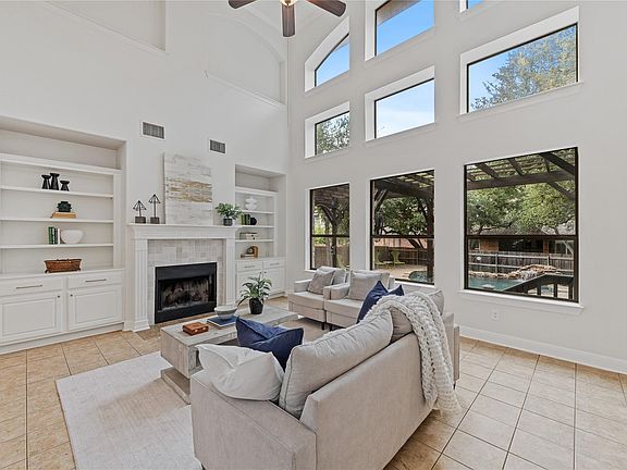 3rd image of 2709 Deep River Cir
