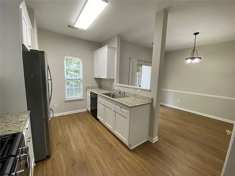 677 Kenridge Dr — Photo 17