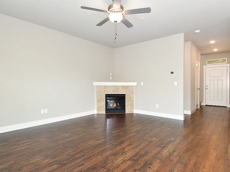 3625 NE Spruce Dr — Photo 3