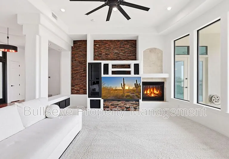 1527 E Villa Maria Dr — Photo 8