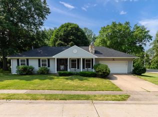 1219 Royal Oaks Dr, Davenport, IA