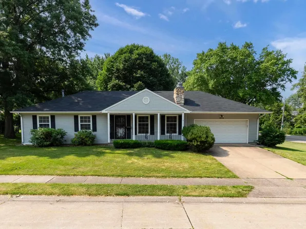 1219 Royal Oaks Dr, Davenport, IA 52806
