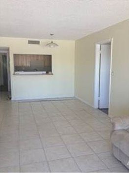 4th image of 100 Lakeview Dr APT 210