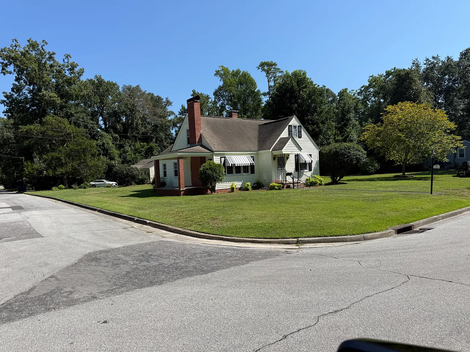 3 bed, $1,450 — Photo 2