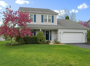 39 Manchester Ct, Fox River Grove, IL 60021