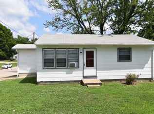 101 E 1st St, Carrollton, MO 64633