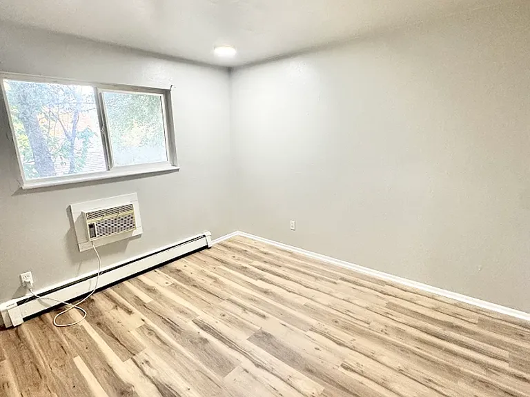 Aspen Creek Apartments — Photo 12