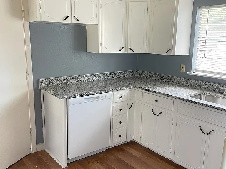 742 Olney Dr — Photo 5