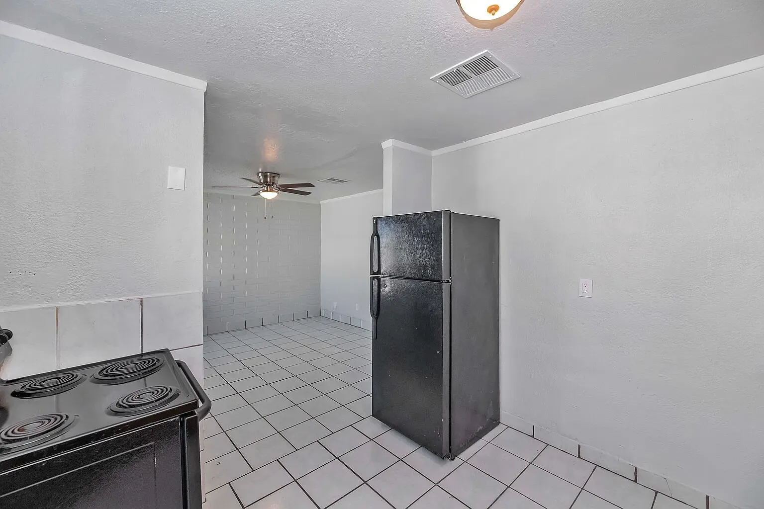 2 bed, 1.0 bath, 700 sqft, $1,250 — Photo 1