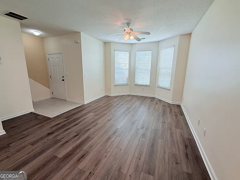 260 Commons Dr — Photo 5
