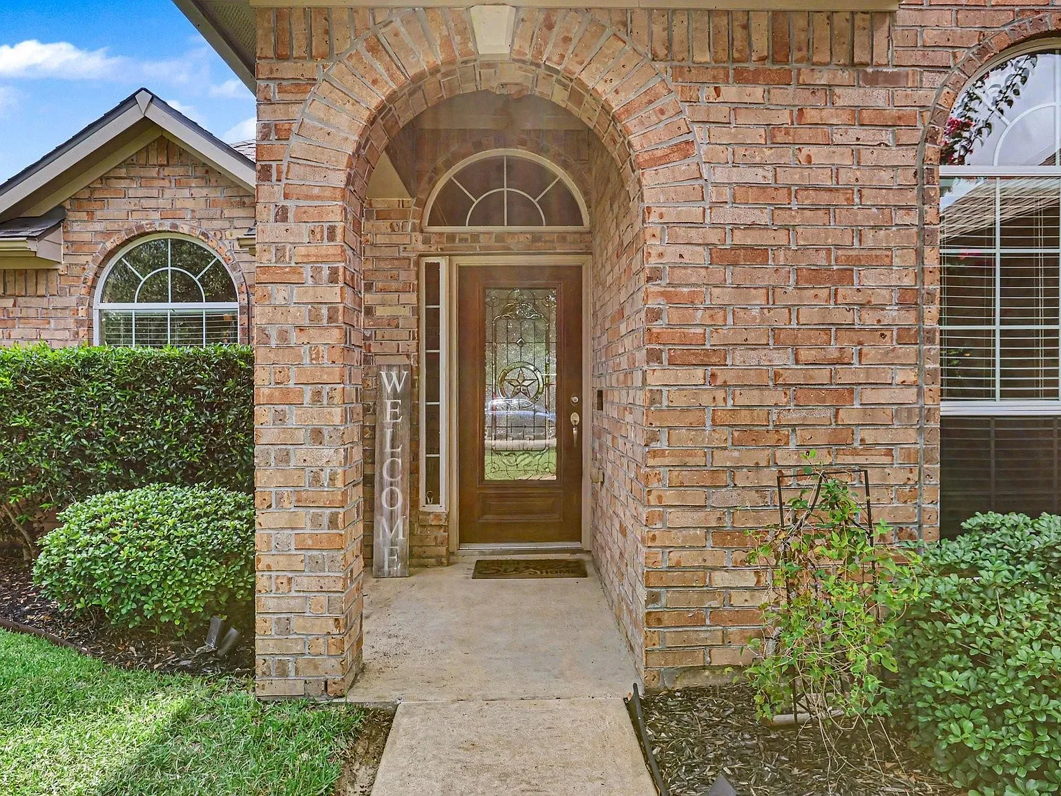 3 bed, 2.5 bath, 2165 sqft, $2,650 — Photo 4