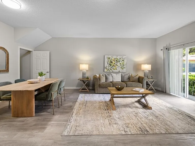 Delray Bay Apartments — Photo 20