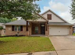 5833 Nathaniel Dr, Fort Worth, TX 76179