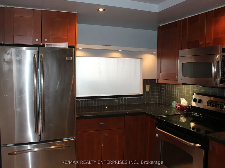 2466 Eglinton Ave E #LPH8 — Photo 11