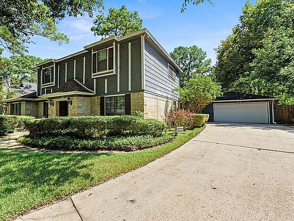3rd image of 14006 Burke Forest Dr