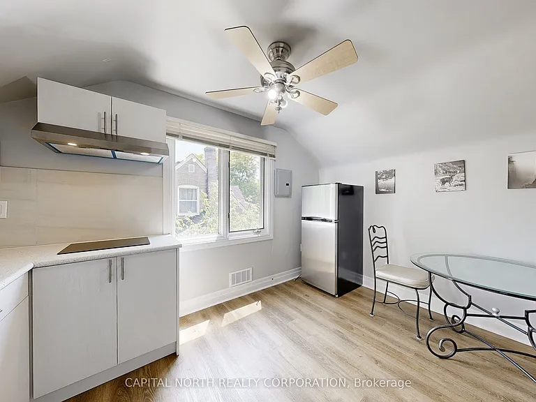 85 Lawrence Ave #2 — Photo 4