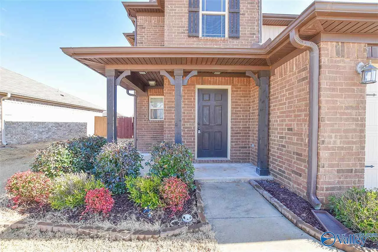 3 bed, 2.5 bath, 1624 sqft, $1,700 — Photo 3