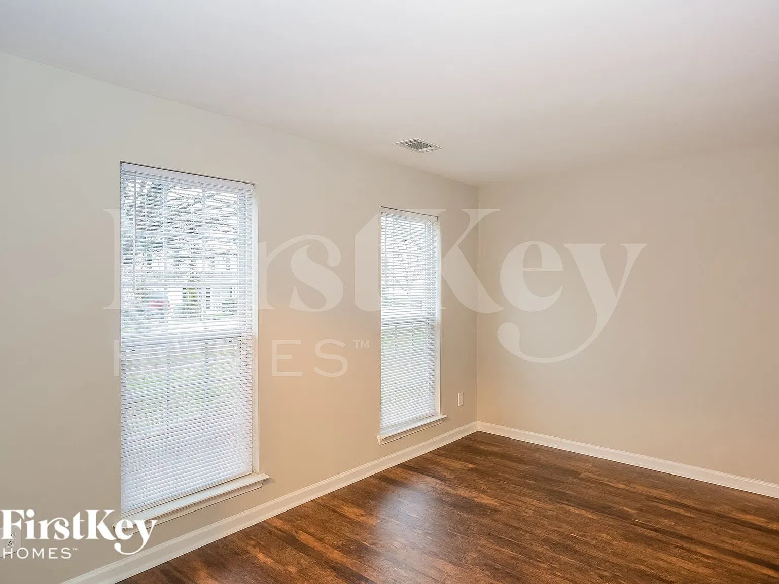 4 bed, 2.5 bath, 2028 sqft, $2,120 — Photo 4