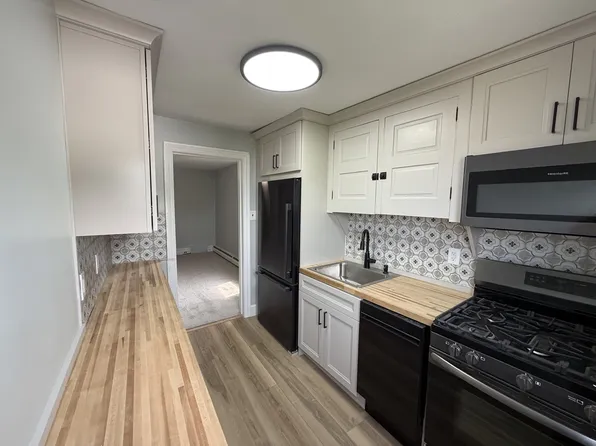 327 1st Ave #2, Phoenixville, PA 19460