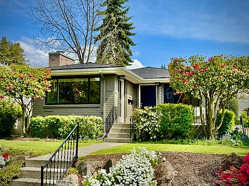 7534 20th Ave NE Photo 1