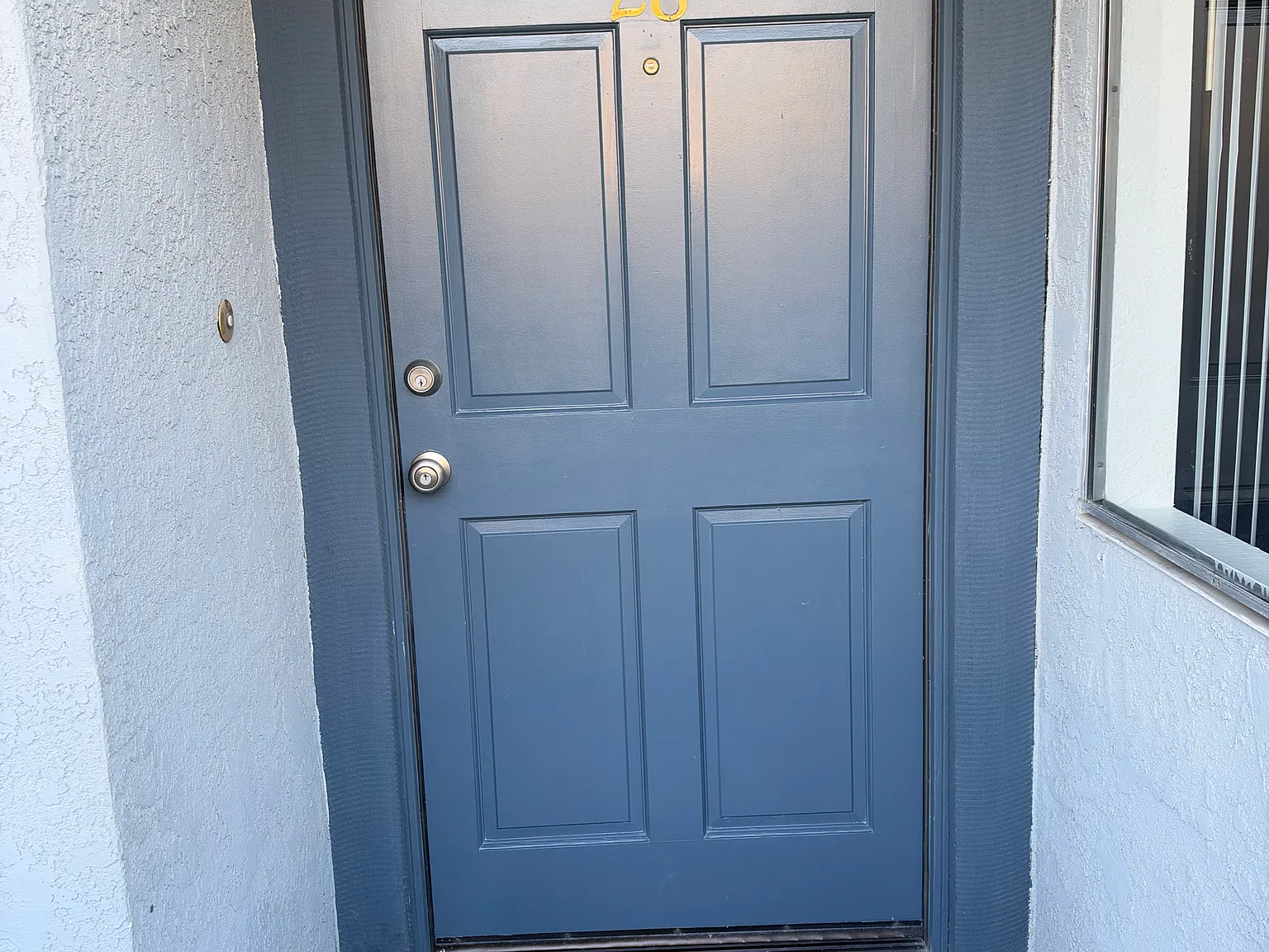 4028 Howard Ave — Photo 4