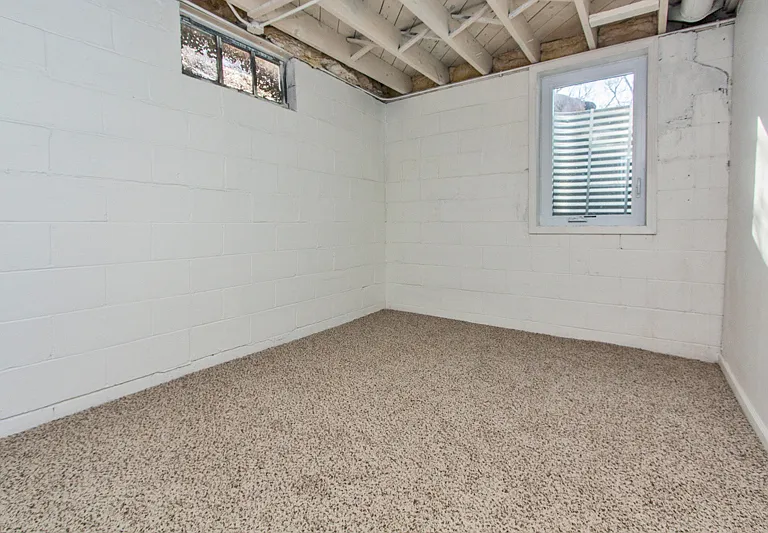 902 Titus Ave — Photo 18