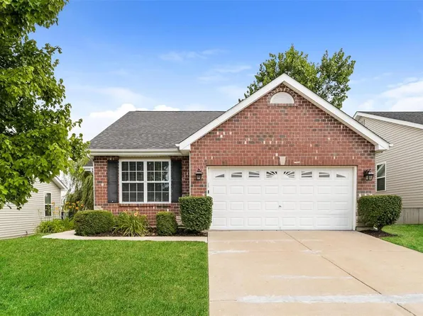 348 Stone Village Dr, Wentzville, MO 63385
