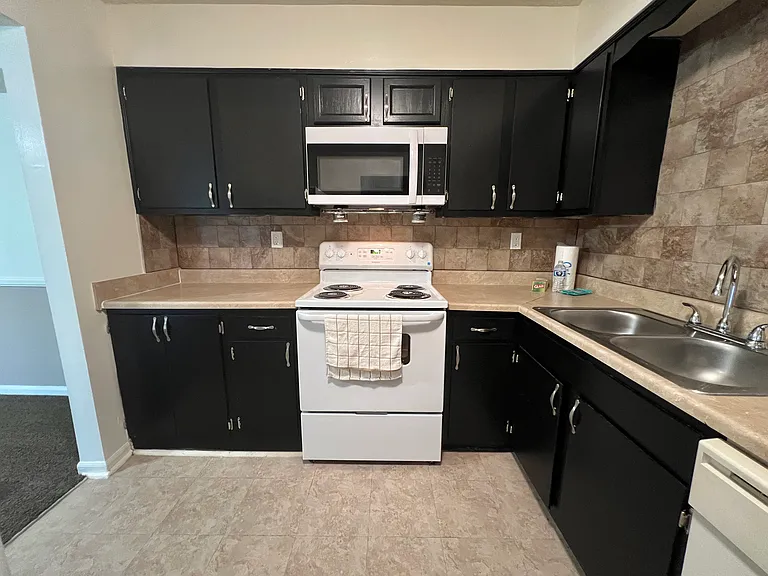 Derby Run Apartments — Photo 67
