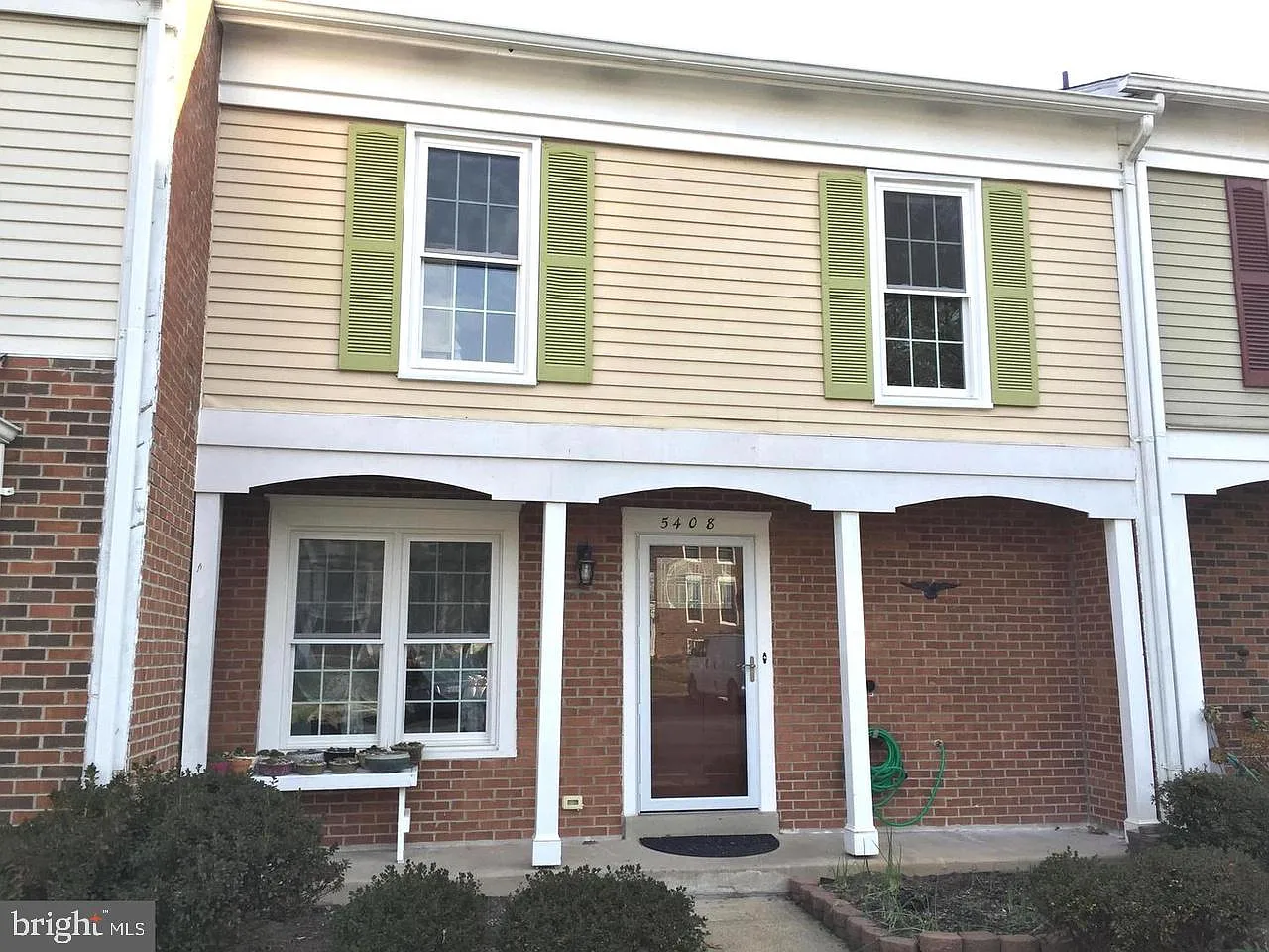 3 bed, 3.5 bath, 2060 sqft, $3,300 — Photo 1