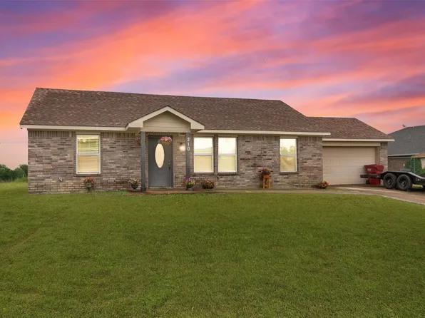 210 Hilltop Cir, Blue Ridge, TX 75424